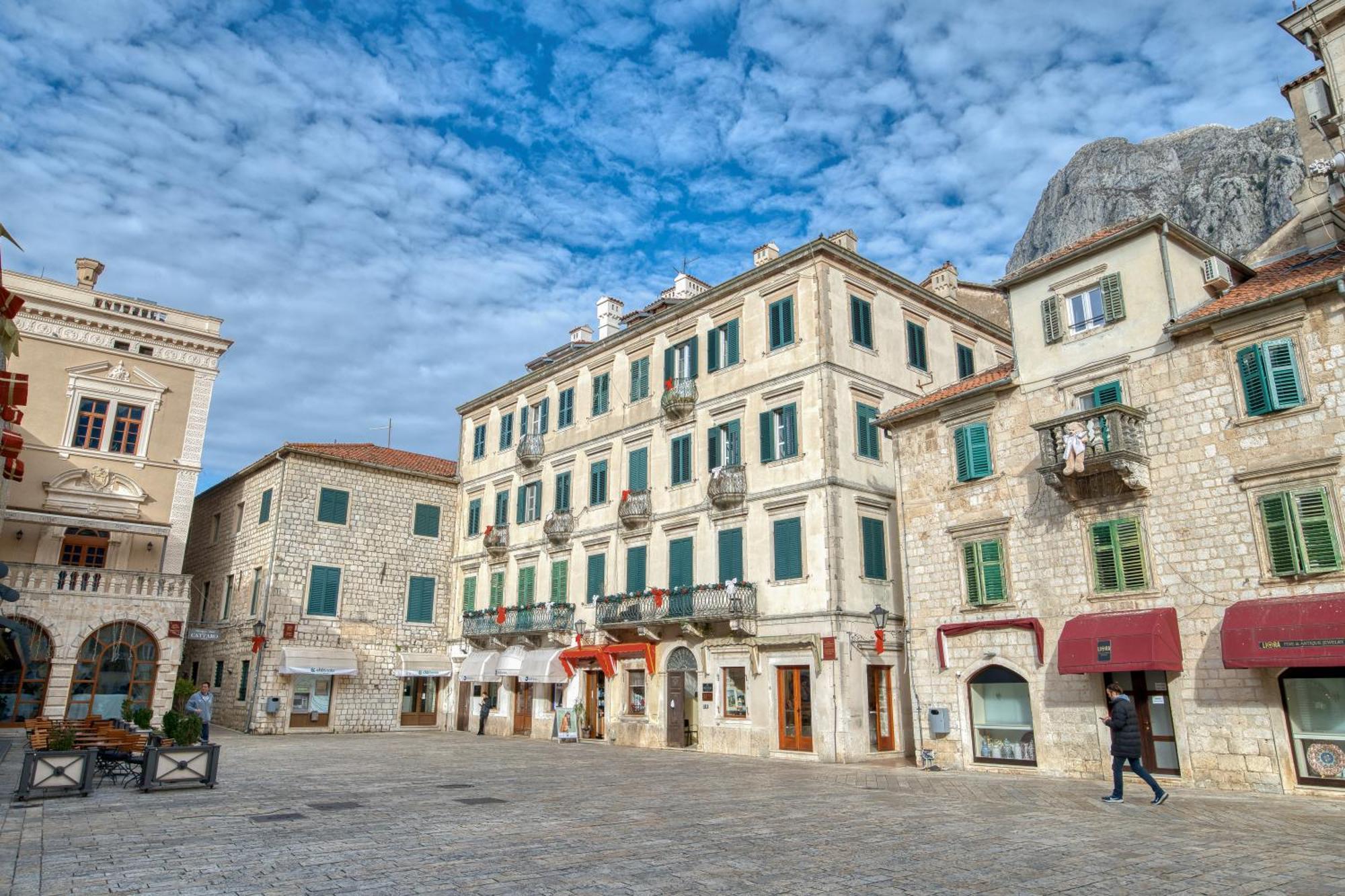 Hive Luxury Suites By Mn Property Kotor Exterior foto